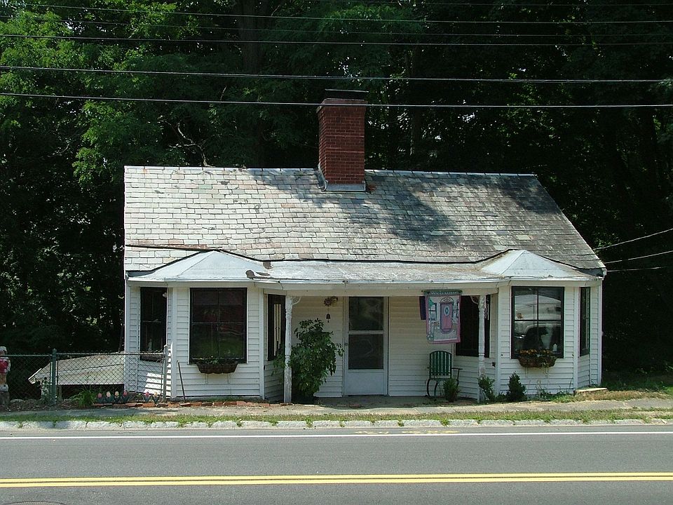 Front 64 Worcester St