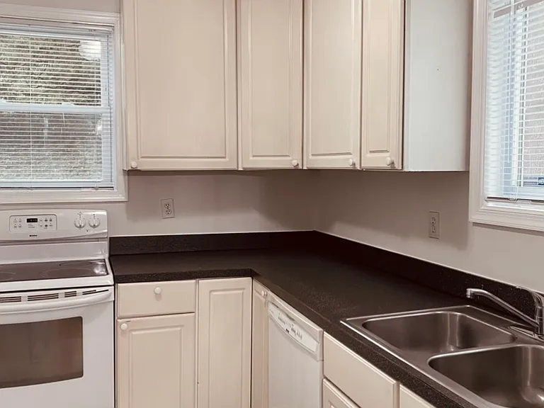 7403 Wells Blvd — Photo 8