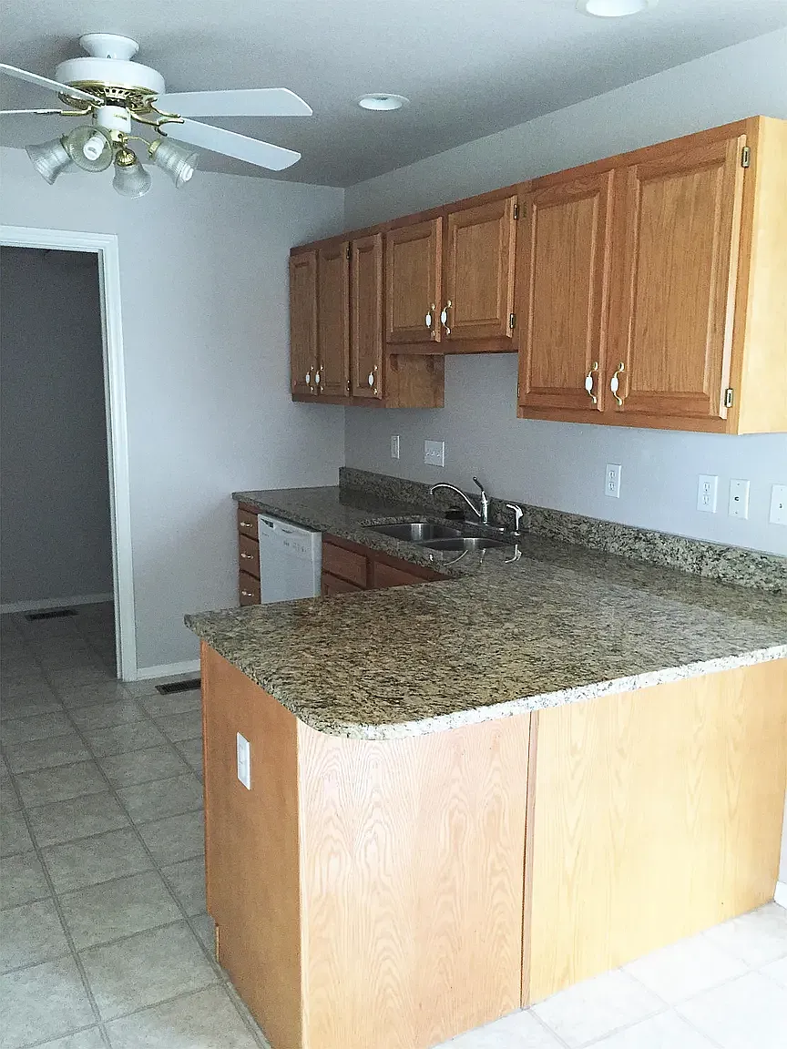 3 bed, 1500 sqft, $1,799 — Photo 2