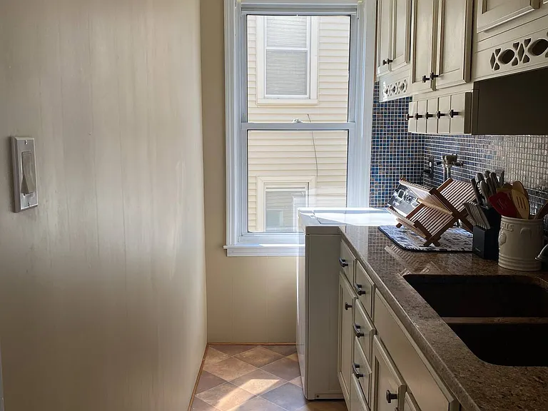 12 E Shelby St #2 — Photo 5