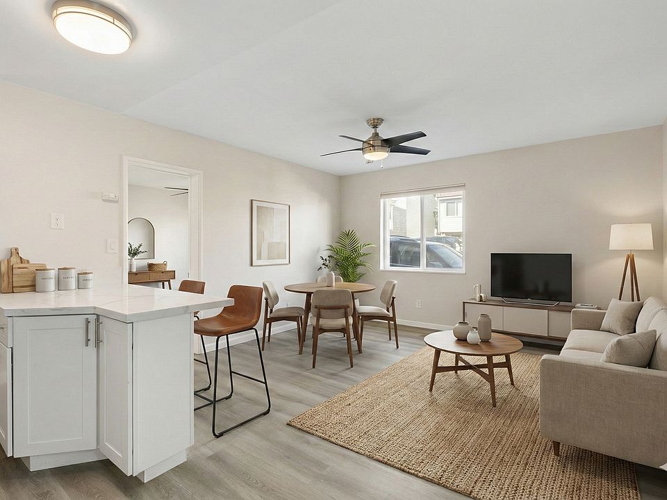 1st image of 715 Cohasset Ct APT 3