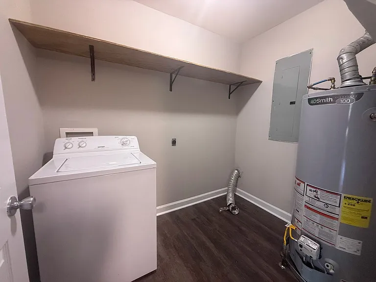 1335 Woodland Ave — Photo 9