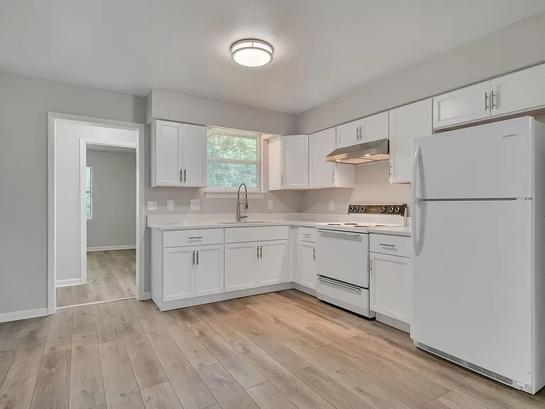 100 Old Trail Ct #1 — Photo 1