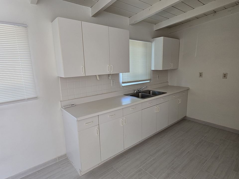 Very Large Open Kitchen