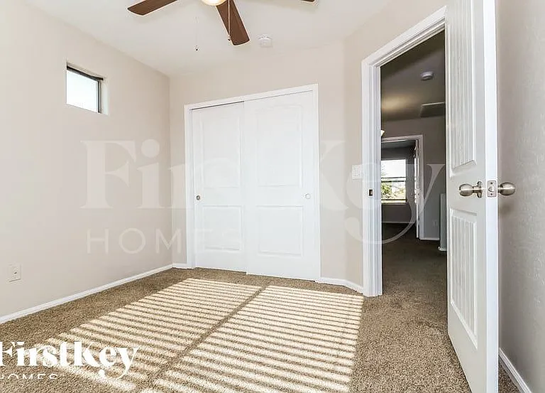 10222 W Hess St — Photo 12