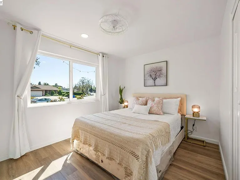 35290 Farnham Dr — Photo 27