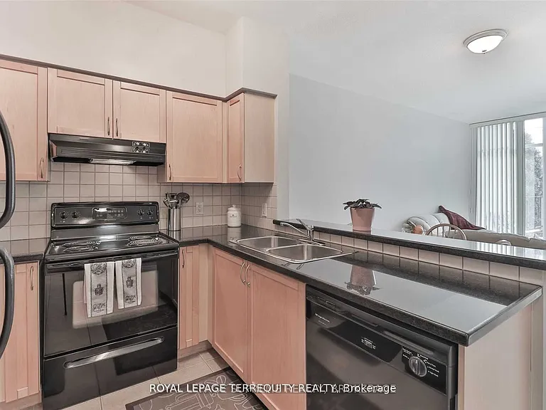 3830 Bathurst St #107 — Photo 3