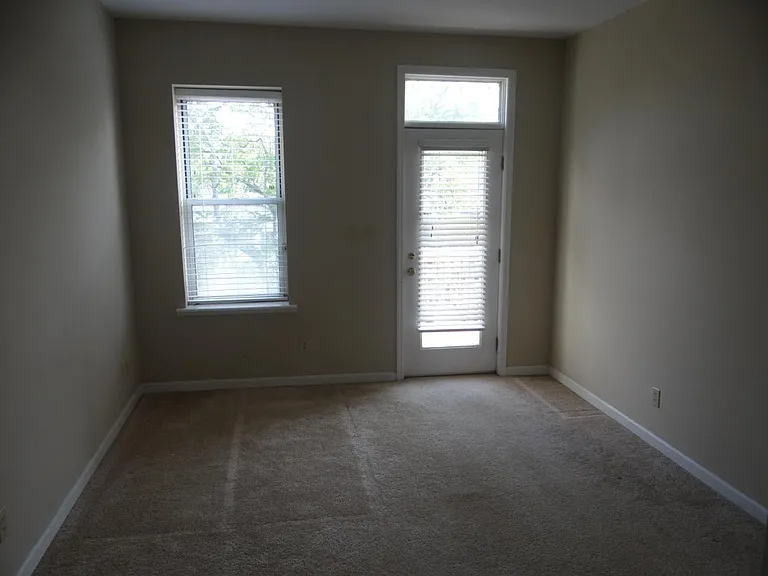 5936 McPherson Ave — Photo 9
