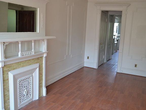 3rd image of 571 Jefferson Ave #4