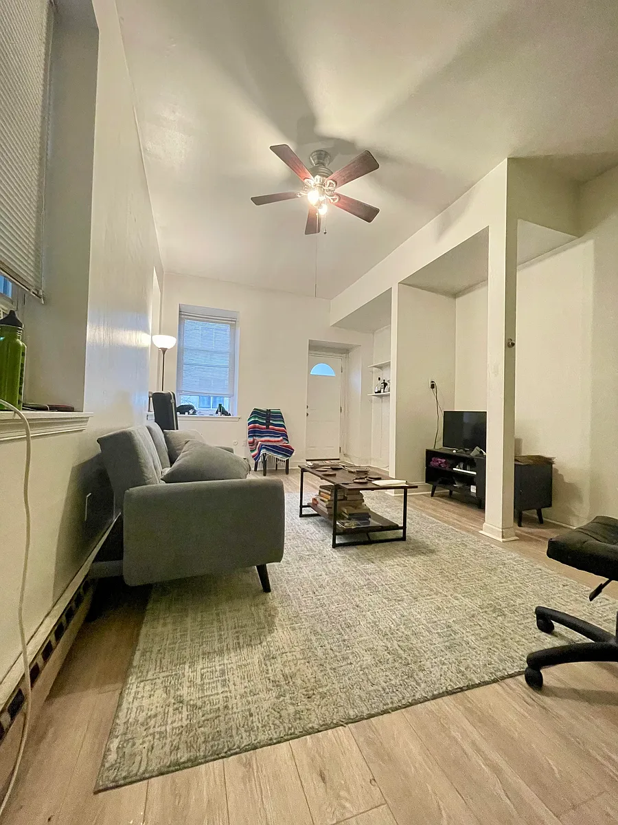 Building Photo - 1530 Mount Vernon St #2
