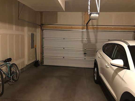 5th image of 16028 E 47th Dr