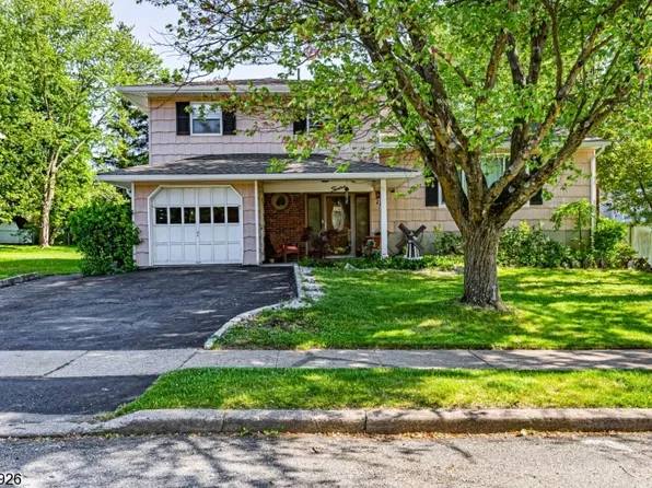 12 Deerfield Pl, Mount Olive Twp., NJ 07836