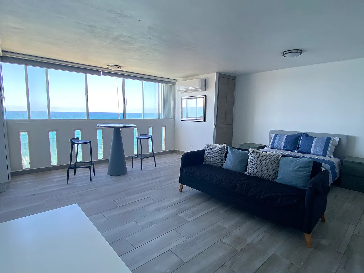 1 bed, 500 sqft, $2,100 — Photo 3