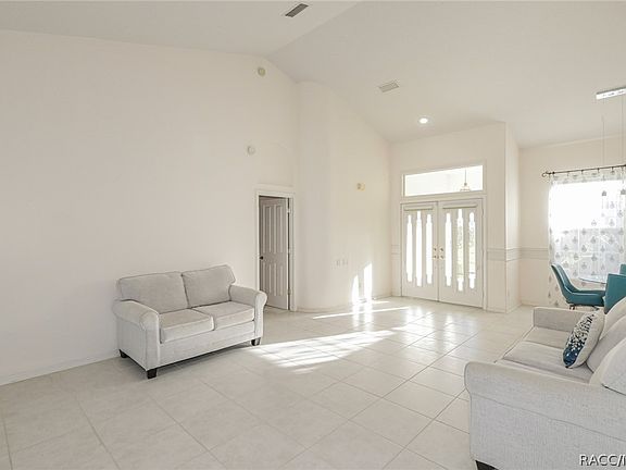 4th image of 3 Deerwood Dr