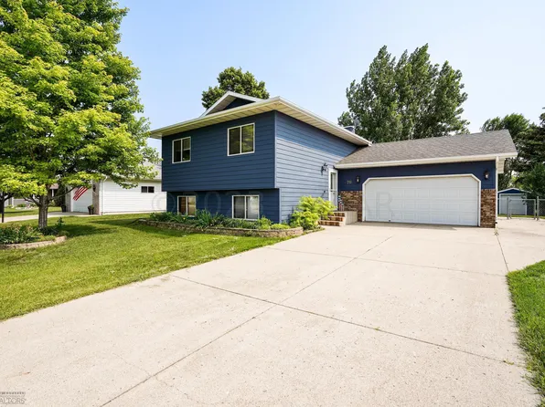 711 8th Ave NE, Dilworth, MN 56529