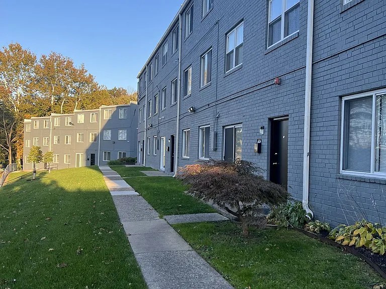 Hillside Terrace Apartments — Photo 15