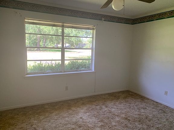 4th image of 110 Terry Dr