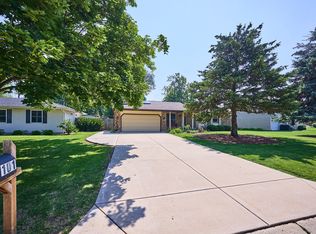 101 Augusta Rd, Oswego, IL 60543