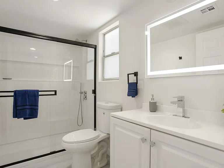 7904 Tampa Ave — Photo 3