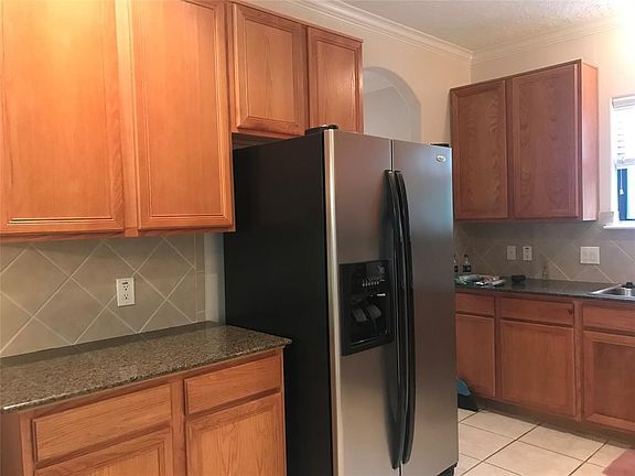 Refrigerator stay