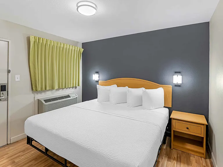 Studio Suite - 1 King and 1 Full Bed