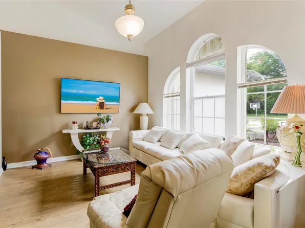 6416 NW Friendly Circle, Port St Lucie, FL 34983