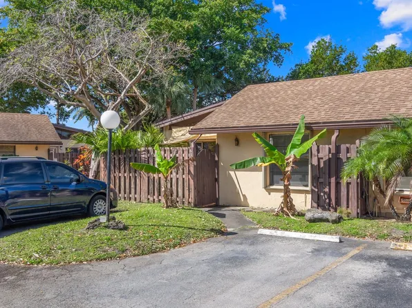 639 Briarwood Circle #1-55, Hollywood, FL 33024