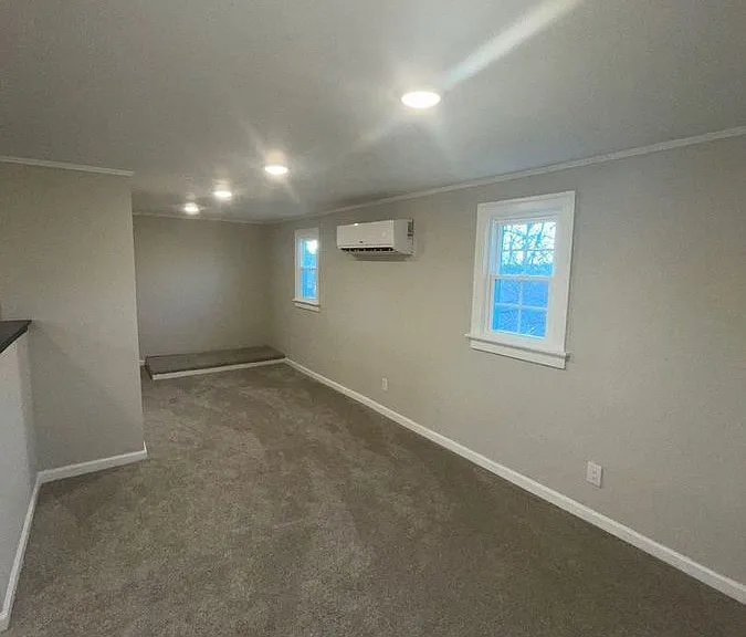 924 Delaware Ave — Photo 34