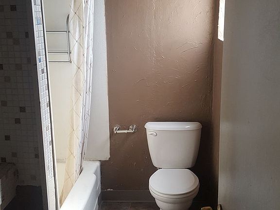 2nd image of 712 Buena Vista Dr SE