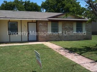 207 W Little Creek Rd, Cedar Hill, TX 75104