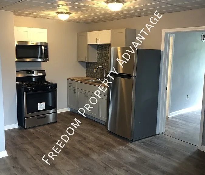 129 S 17th St #2 — Photo 12