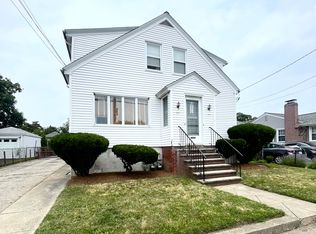 140 Fort St #1, East Providence, RI 02914