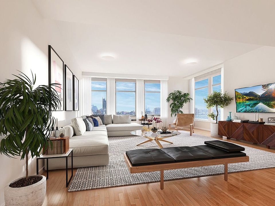 1st image of 252 7th Ave APT 18A