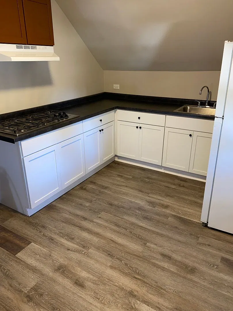 6734 14th Ave (LB) — Photo 2