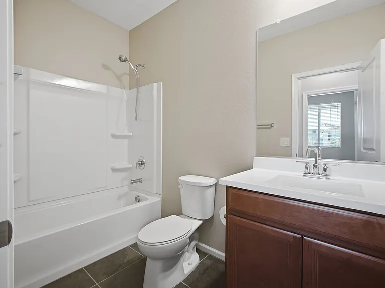 17851 W Daley Ln — Photo 7