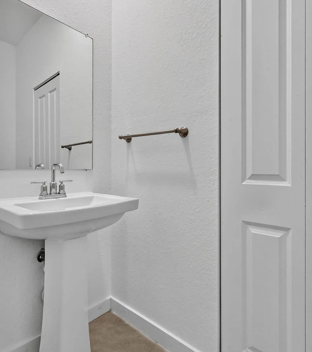 4 bed, 2.5 bath, 1597 sqft, $3,700 — Photo 4