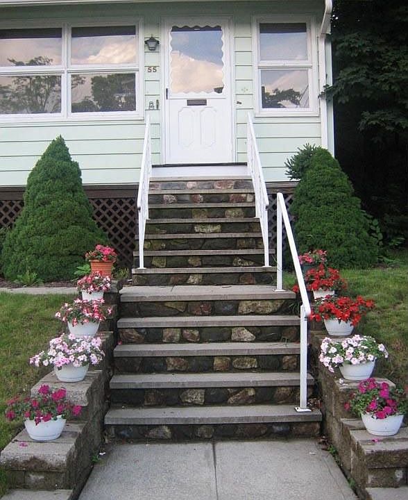 55 Francis Ave Spring