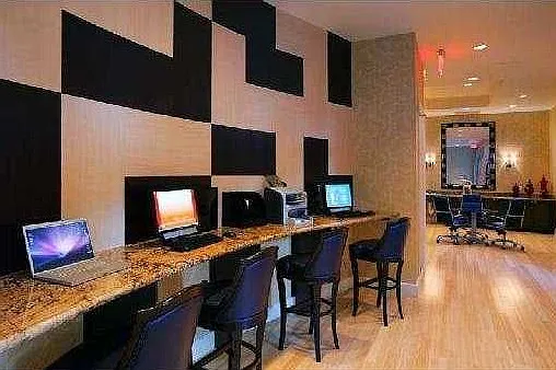 2 bed, 1136 sqft, $2,650 — Photo 4