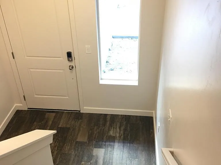 1465 S 565 W — Photo 2
