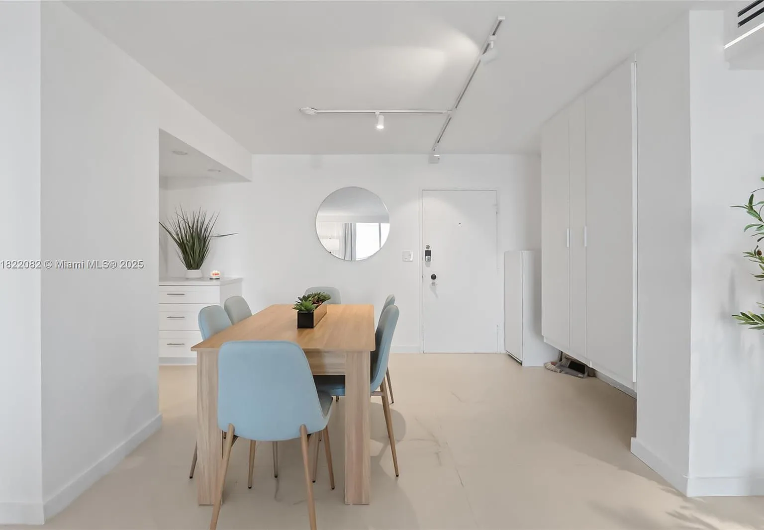 2 bed, 1048 sqft, $6,500 — Photo 4