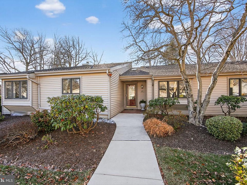 1st image of 458 Eaton Way #458