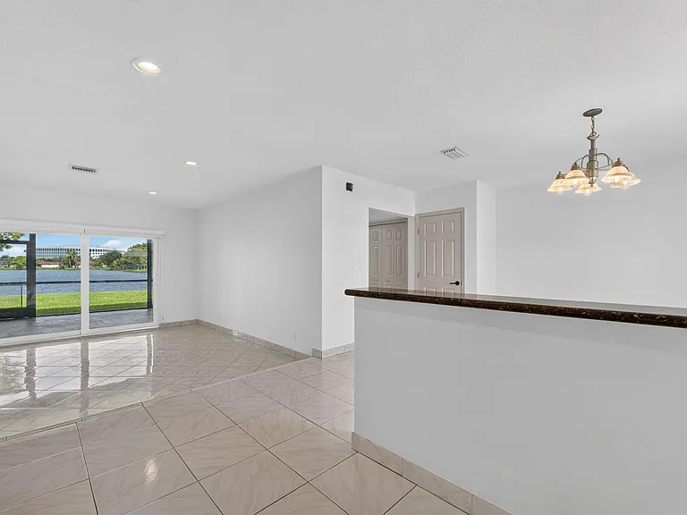 905 NW 133rd Ave — Photo 12