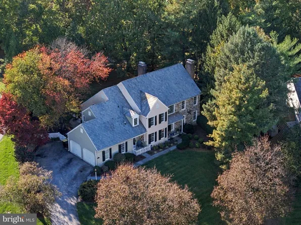 850 Springbank Ln, Wayne, PA 19087