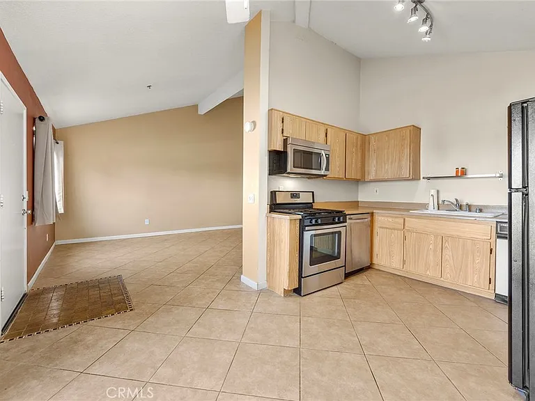 409 Utica Ave #D36 — Photo 11