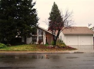 1186 E Cromwell Ave, Fresno, CA 93720