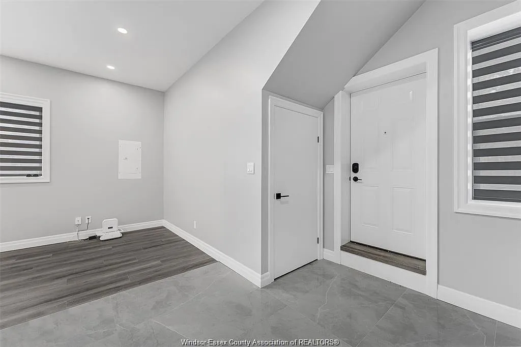 Building Photo - 700 Brock St #A