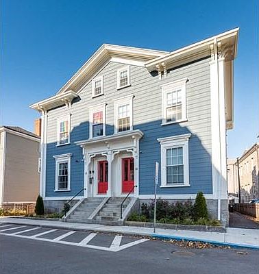1st image of 10-12 Lynde St #1