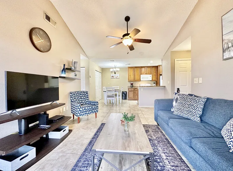 1 bed, 1.0 bath, 742 sqft, $1,550 — Photo 3