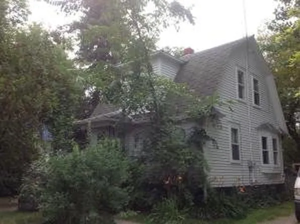 717 Half St, Hatton, ND 58240