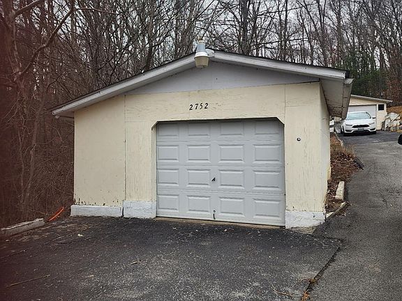 5th image of 2752 Harper Rd